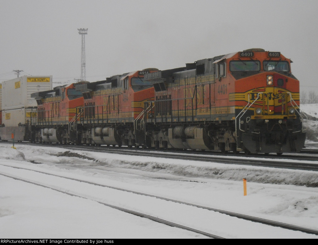 BNSF 4401 East